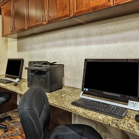 Hampton Inn Detroit/Belleville-Airport Area Extérieur photo