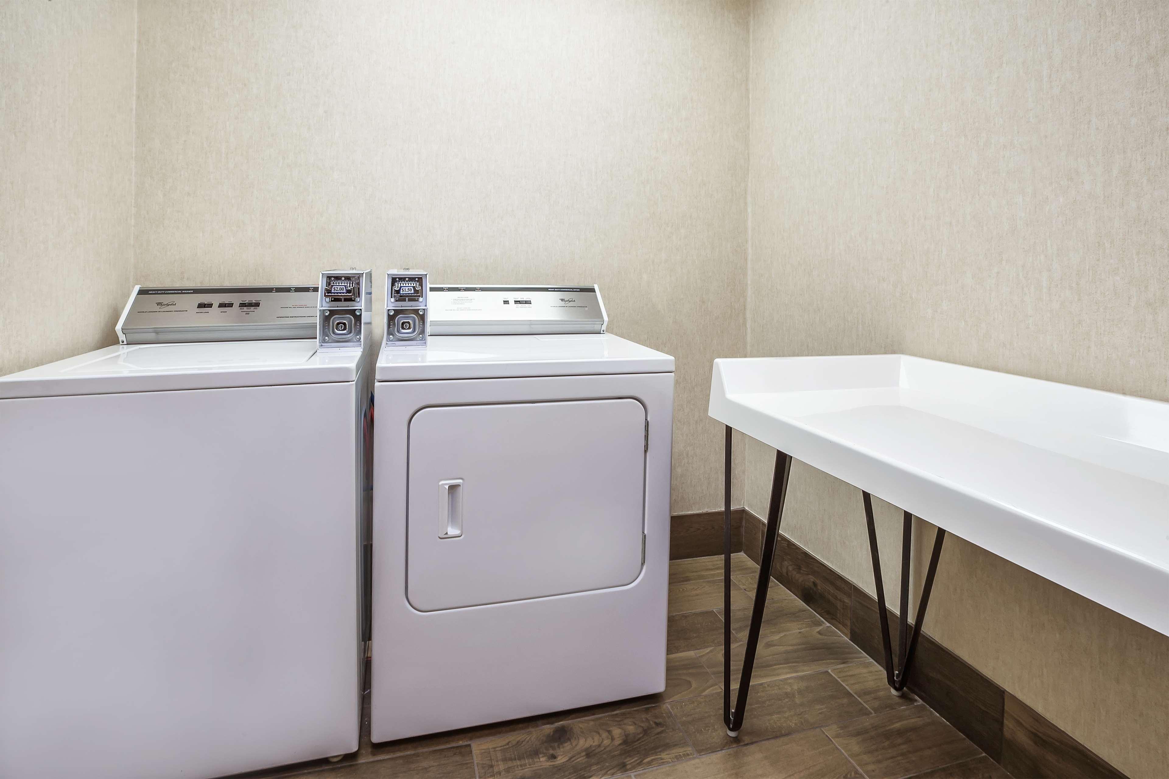 Hampton Inn Detroit/Belleville-Airport Area Extérieur photo