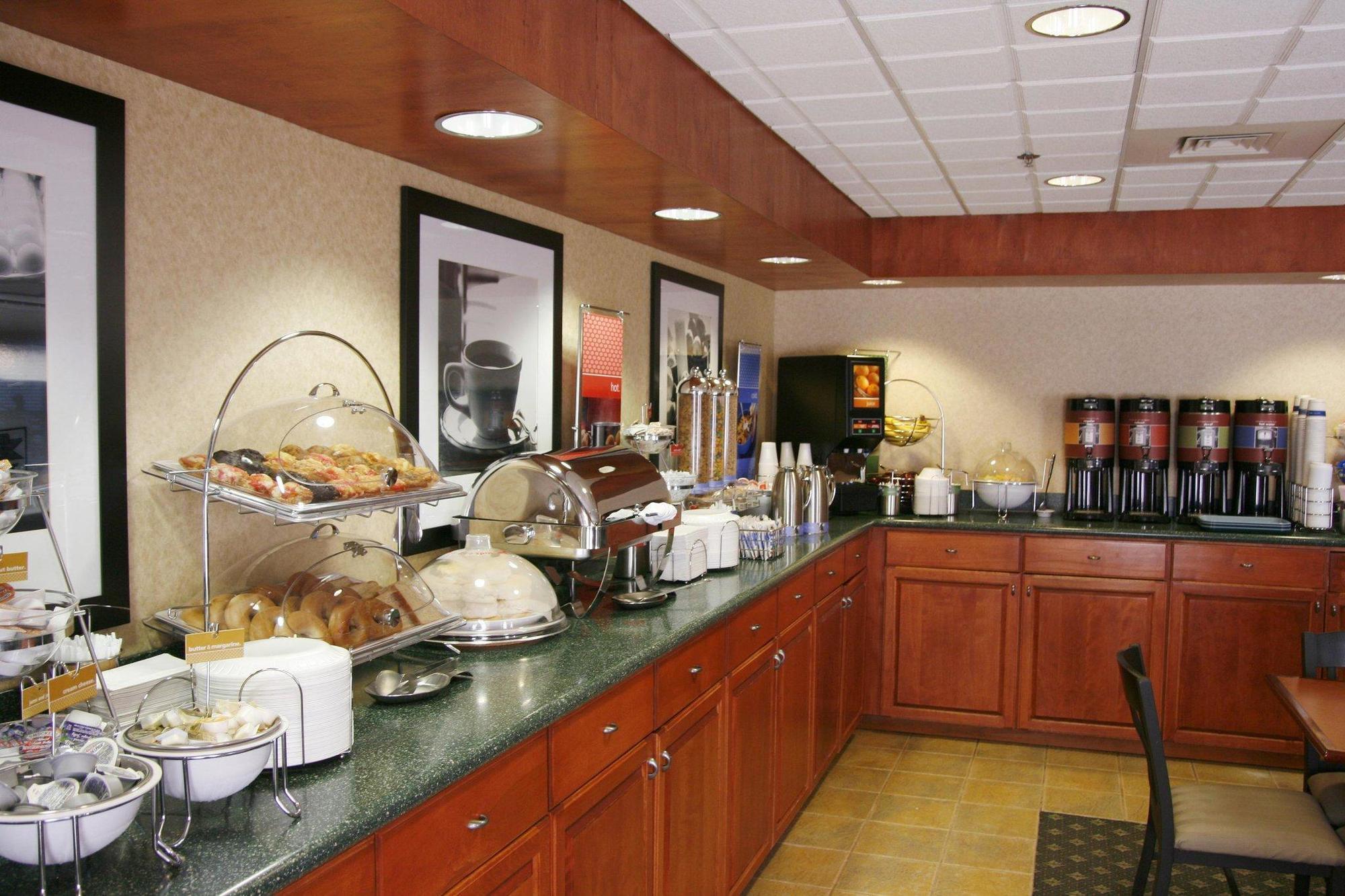 Hampton Inn Detroit/Belleville-Airport Area Extérieur photo