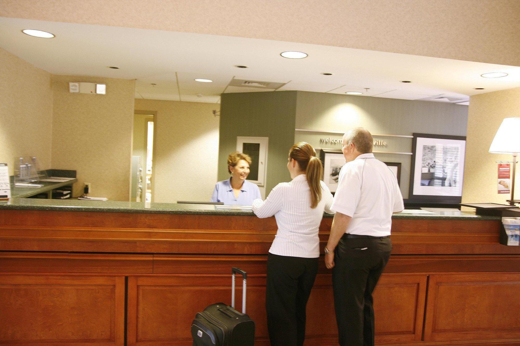 Hampton Inn Detroit/Belleville-Airport Area Extérieur photo